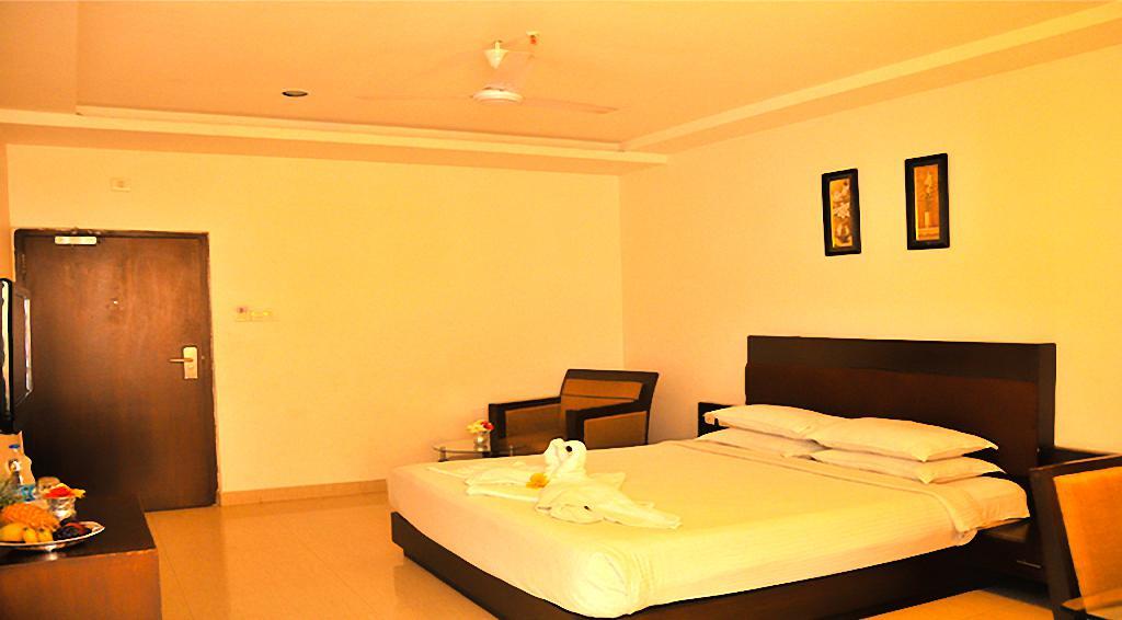 Hotel Central Park Ongole Kültér fotó