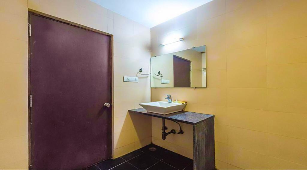 Hotel Central Park Ongole Kültér fotó