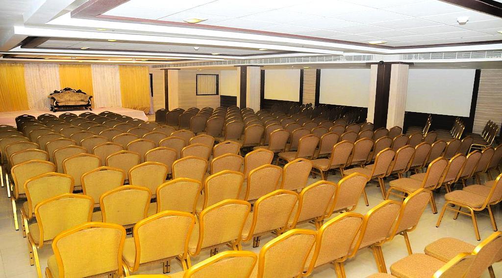 Hotel Central Park Ongole Kültér fotó